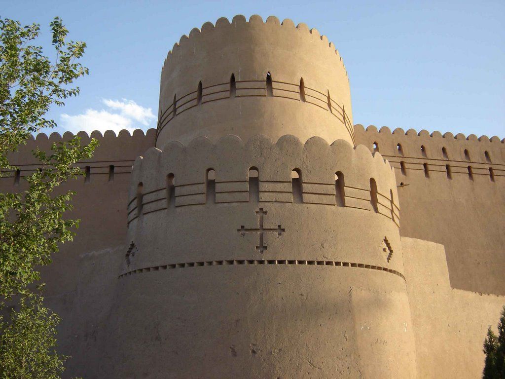 هتل فرهنگ یزد | برج و باروی فهادان